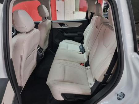 2026-Mahindra-XUV-700-20-AX7L-Auto-7-Seat_10