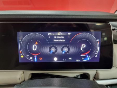 2026-Mahindra-XUV-700-20-AX7L-Auto-7-Seat_11