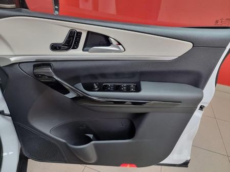 2026-Mahindra-XUV-700-20-AX7L-Auto-7-Seat_15