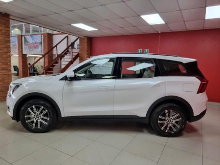 2026-Mahindra-XUV-700-20-AX7L-Auto-7-Seat_2