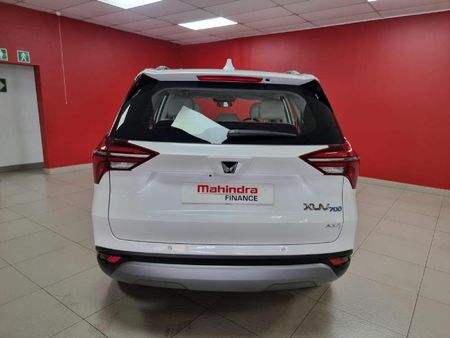 2026-Mahindra-XUV-700-20-AX7L-Auto-7-Seat_3
