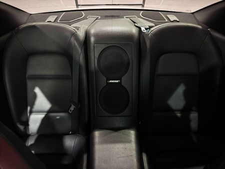 2011-Nissan-GT-R-Black-Edition_23