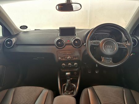 2014-Audi-A1-Sportback-14-TFSI-Ambition_7