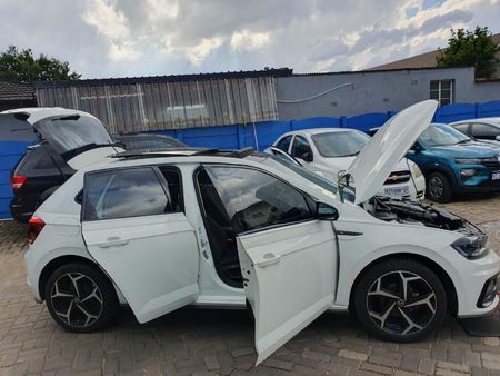 2021-Volkswagen-Polo-10-TSI-R-Line-Auto_12