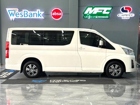 2023-Toyota-Quantum-28-GL-11-seat_3