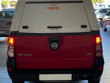 2017-Nissan-NP200-15-dCi-ICE_4