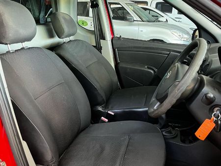 2017-Nissan-NP200-15-dCi-ICE_7