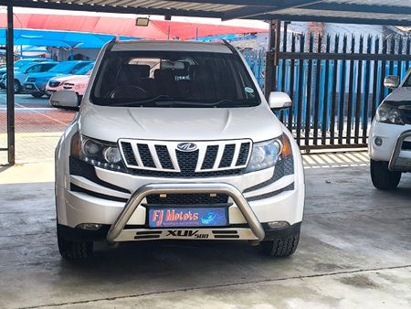 2014-Mahindra-XUV-500-22D-mHawk-7-seat-W8_1