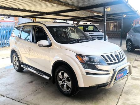 2014-Mahindra-XUV-500-22D-mHawk-7-seat-W8_2