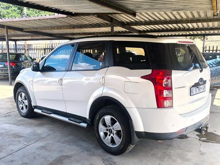 2014-Mahindra-XUV-500-22D-mHawk-7-seat-W8_3