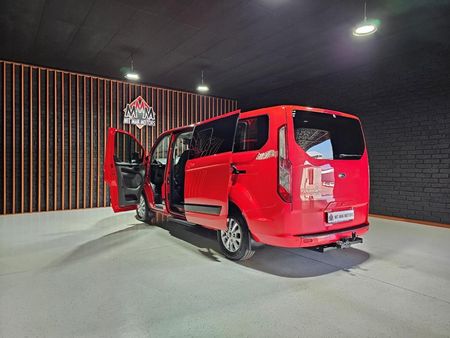 2019-Ford-Tourneo-Custom-22-TDCi-Trend-LWB-92kW_22