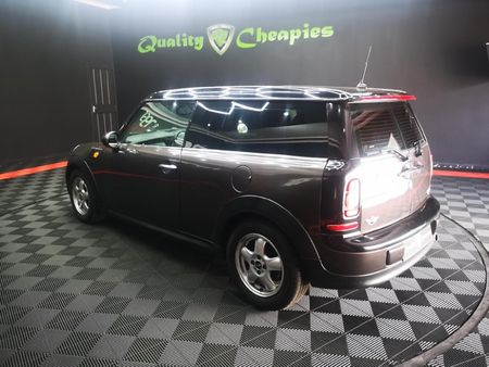 2009-MINI-Clubman-Cooper_2