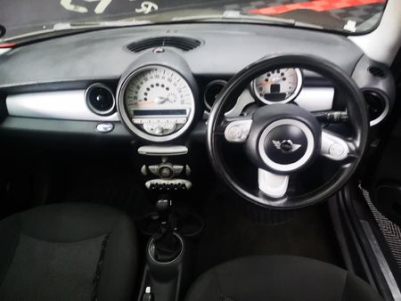 2009-MINI-Clubman-Cooper_4