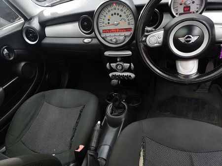 2009-MINI-Clubman-Cooper_6