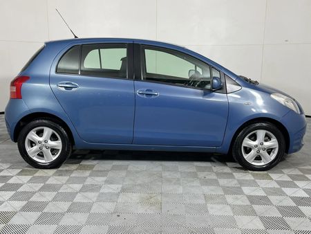 2006-Toyota-Yaris-T3-Spirit-5-dr_16