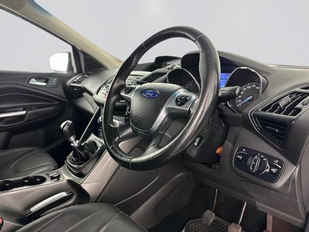 2015-Ford-Kuga-15-EcoBoost-Trend_11