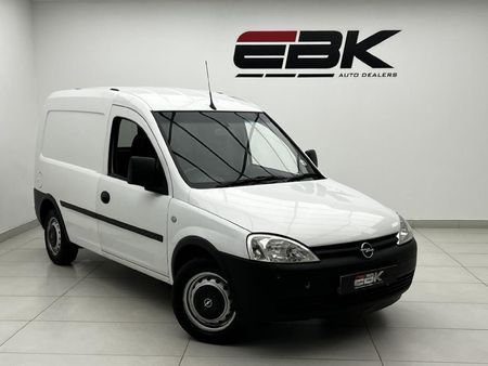 2010-Opel-Combo-14i-Panel-Van_0