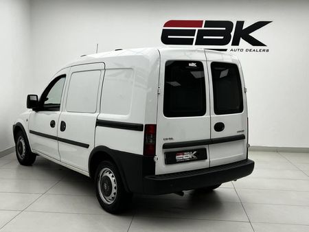 2010-Opel-Combo-14i-Panel-Van_3