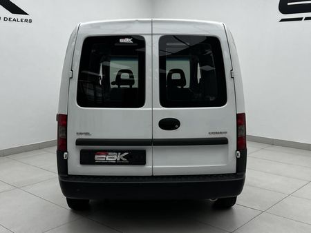 2010-Opel-Combo-14i-Panel-Van_4