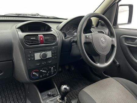 2010-Opel-Combo-14i-Panel-Van_7