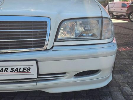 2000-Mercedes-Benz-C-Class-C-180-Classic_13