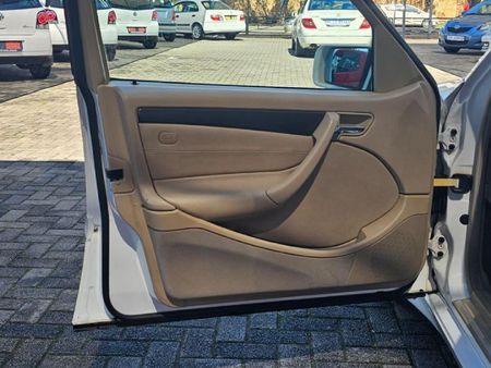 2000-Mercedes-Benz-C-Class-C-180-Classic_16