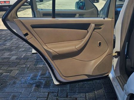 2000-Mercedes-Benz-C-Class-C-180-Classic_17