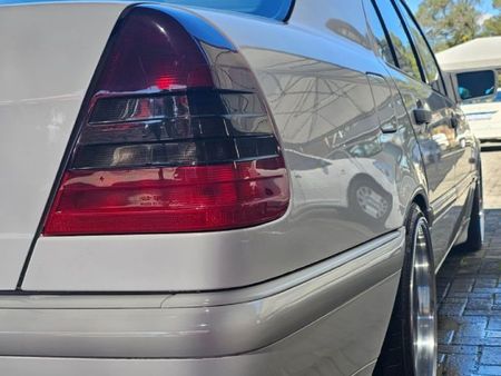 2000-Mercedes-Benz-C-Class-C-180-Classic_1