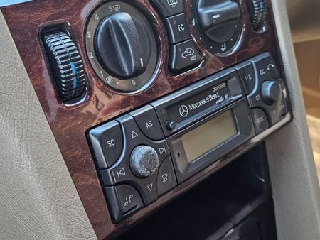 2000-Mercedes-Benz-C-Class-C-180-Classic_26