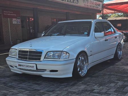 2000-Mercedes-Benz-C-Class-C-180-Classic_32