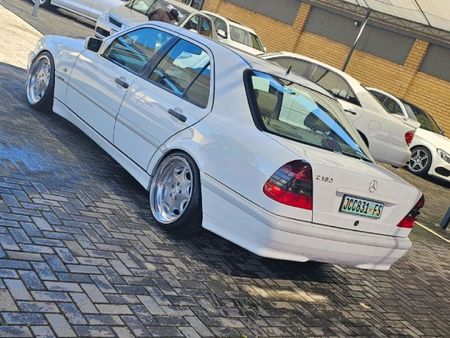 2000-Mercedes-Benz-C-Class-C-180-Classic_33