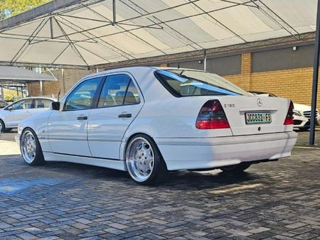 2000-Mercedes-Benz-C-Class-C-180-Classic_34