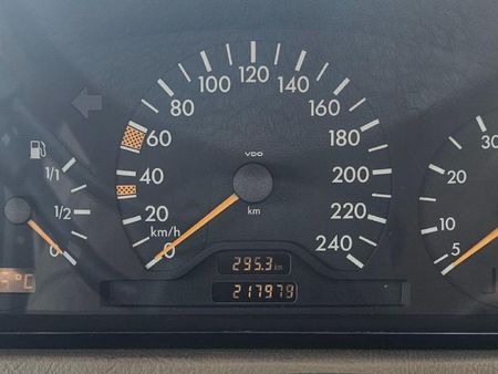 2000-Mercedes-Benz-C-Class-C-180-Classic_36