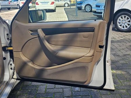 2000-Mercedes-Benz-C-Class-C-180-Classic_6