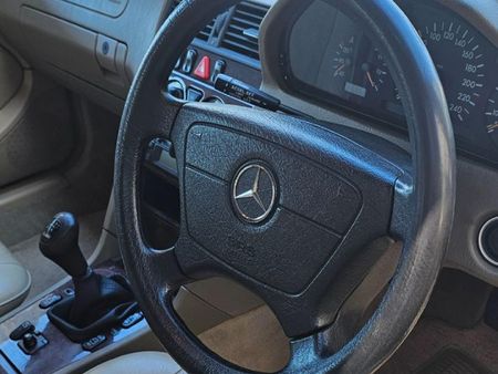 2000-Mercedes-Benz-C-Class-C-180-Classic_7