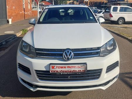 2014-Volkswagen-Touareg-30-V6-TDI-Auto-Bluemotion-180kW_2
