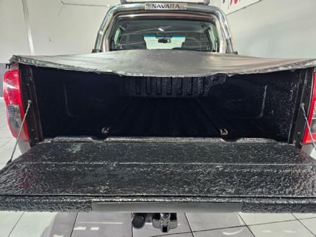 2009-Nissan-Navara-40-V6-4x4-Double-Cab_6