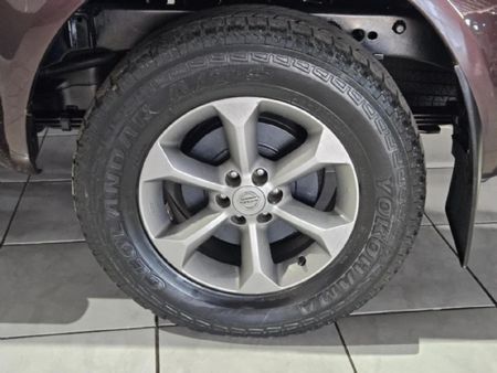 2009-Nissan-Navara-40-V6-4x4-Double-Cab_8