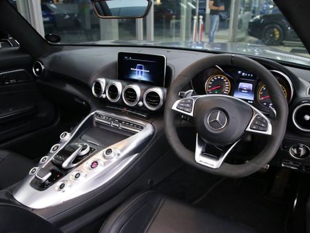 2018-Mercedes-AMG-GT-C-40-V8-Roadster_12
