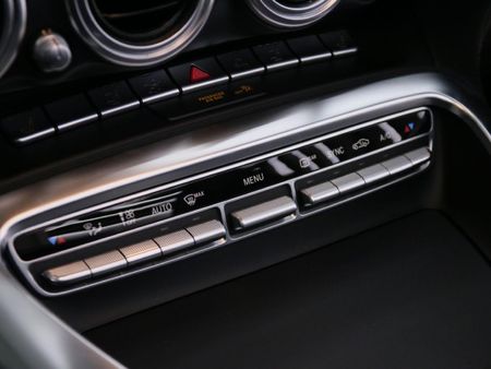 2018-Mercedes-AMG-GT-C-40-V8-Roadster_23