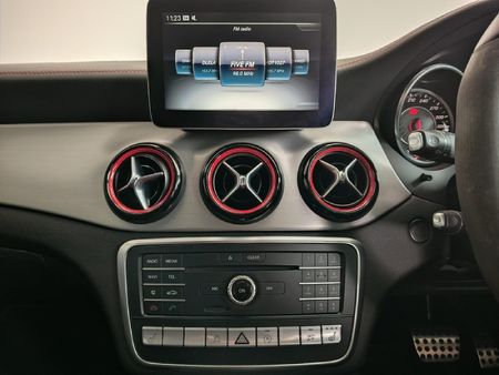 2017-Mercedes-AMG-CLA-45-AMG_13