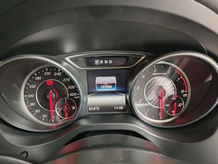 2017-Mercedes-AMG-CLA-45-AMG_17