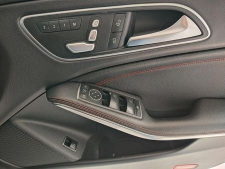 2017-Mercedes-AMG-CLA-45-AMG_19