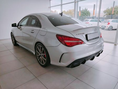 2017-Mercedes-AMG-CLA-45-AMG_4
