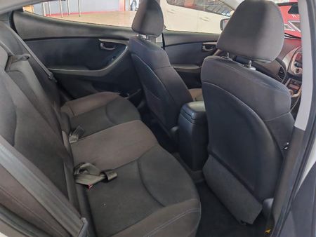 2012-Hyundai-Elantra-16-GLS-Premium_4