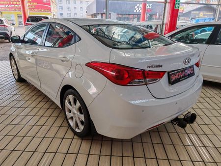 2012-Hyundai-Elantra-16-GLS-Premium_8