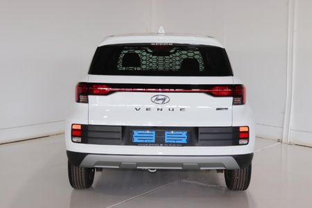 2025-Hyundai-Venue-12-Motion-Cargo-Panel-Van_4