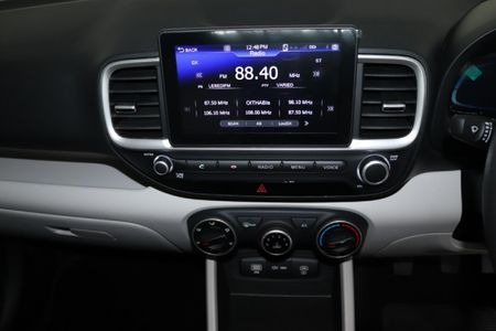 2025-Hyundai-Venue-12-Motion-Cargo-Panel-Van_7