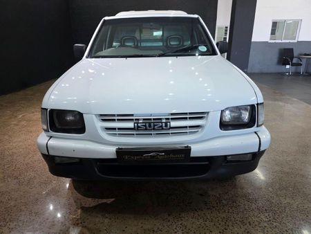 2002-Isuzu-KB-220-LWB-LE_5