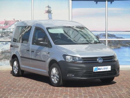2020-Volkswagen-Caddy-CrewBus-16i_0